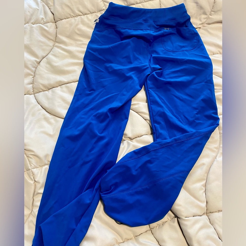 Cherokee Infinity Scrub Pants Size Small
